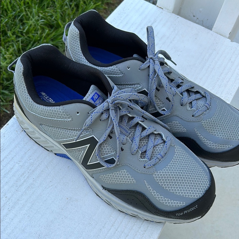 New Balance Men's Gray Running Shoes